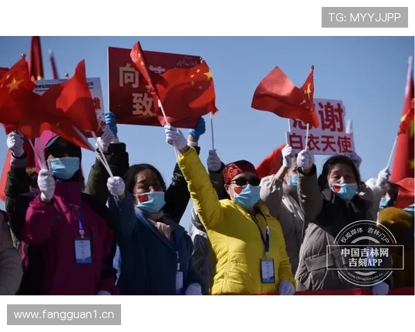 宋凯机场献花迎接国少凯旋归来 宋凯机场献花迎接国少凯旋归来